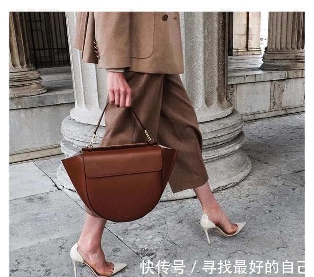 包包 终于“接地气”的新品包包,我越背越香!