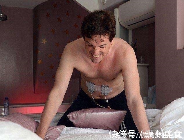 男子|男子体验女性分娩之痛, 看表情就知道有多痛