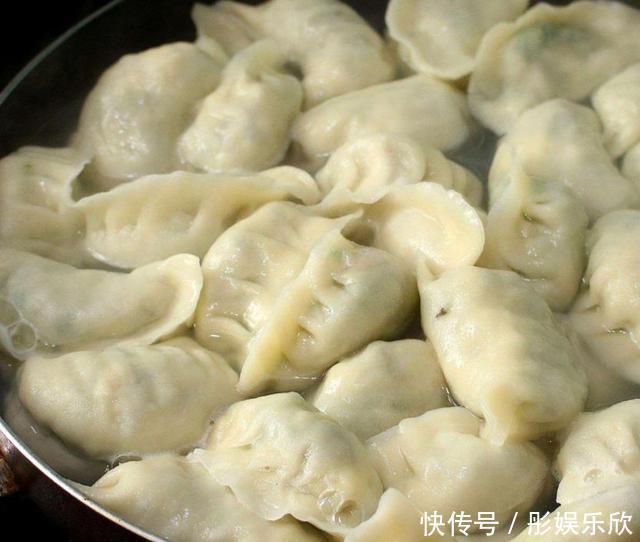  年夜饭吃这馅的饺子，香味浓郁，比白菜萝卜鲜，祈福来年长长久久