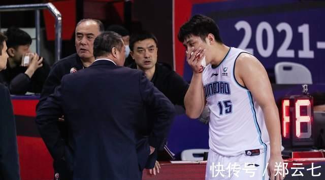 cb严惩任骏飞!李原宇被肘击嘴角恐怖撕裂,裂口超长去医院缝了12针