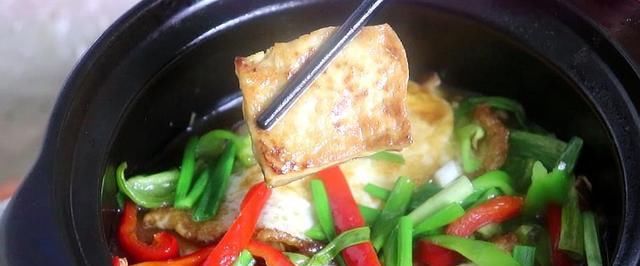 鸡蛋加豆腐这样做出来的美味，口感丰富营养美味，让人无法拒绝