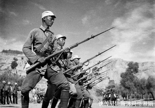 真实的战场上,普通人中弹后还能活多久?老兵:电视剧误导观众