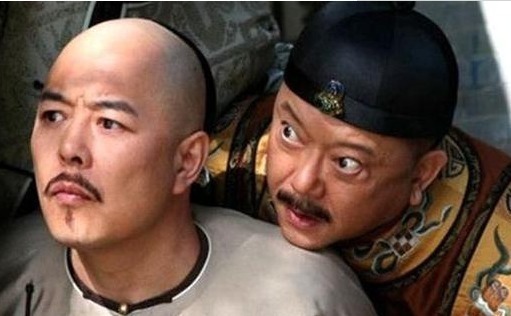 火葬场&火葬场门口一对联”进来一个人,出去一个盒“,下联还怪渗人