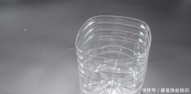 空油桶上穿2根绳子,太聪明了,解决了困扰大家的一大难题,真棒!