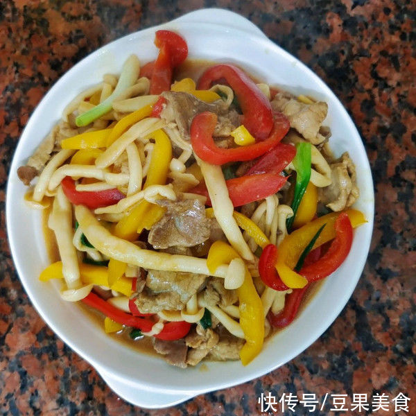 有了这道海鲜菇彩椒炒肉片，不爱吃饭的孩子都胃口大开