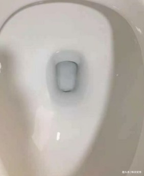 马桶|马桶脏了别费力刷，学会小妙招污垢清除一点都不费劲，轻松做懒人