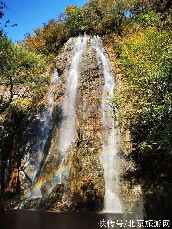 健康码|北京一处纯净的秋景，悠悠云海和空中澄明的湖泊让人心醉