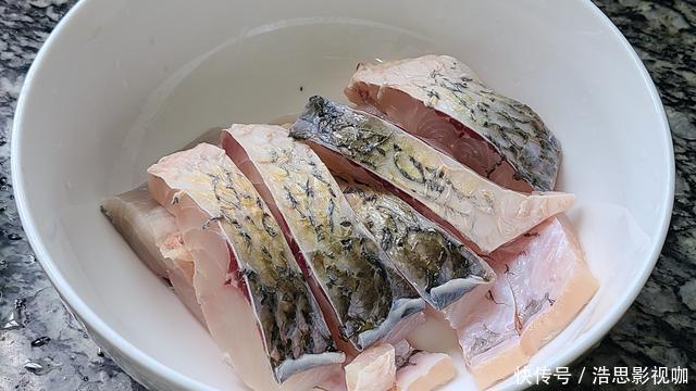 鱼肉这样做味道更香,做法简单又营养,我家经常吃的一道家常菜