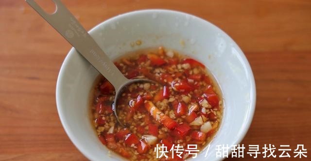 爽口|天气热,大虾我家就爱这么做,清新解腻酸爽开胃,一人一盘不过瘾!
