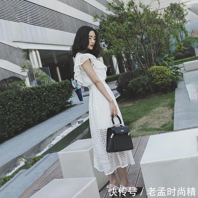 系带 只要你选对了,连衣裙怎么穿都很美