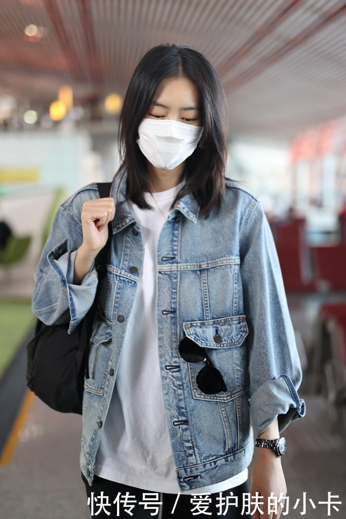 刘雯|刘雯中性风穿搭太赞,牛仔服配大短裤简约时尚,清爽干净真帅气