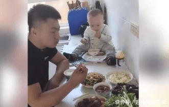 这就是传说中的爸爸带娃,妈妈看到肯定生气,网友:随爸爸