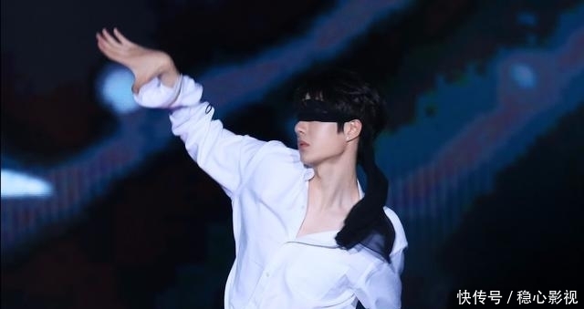 王一博连登春晚元宵晚会：作为顶流的他给肖战带来哪些启示？