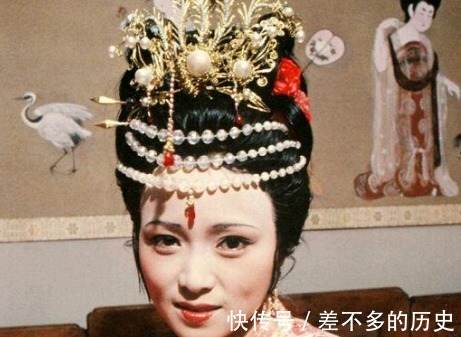 秦可卿#她是红楼梦里情商最高的人，比王熙凤会办事，比薛宝钗会做人！