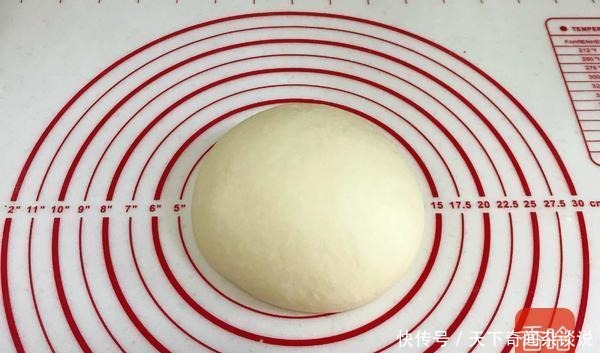 柔软到怀疑人生!一次成功的椰蓉奶棒面包,学会了不用去面包店买