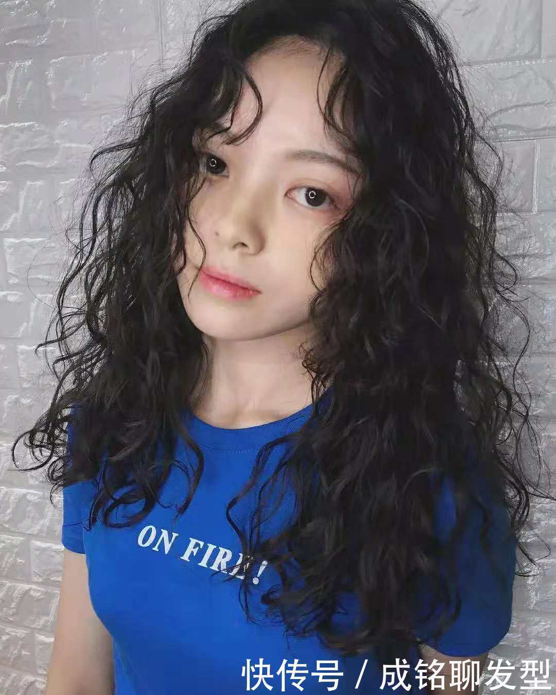 最近很火的羊毛卷适合所有人吗?这三种类型不适合,烫完准后悔