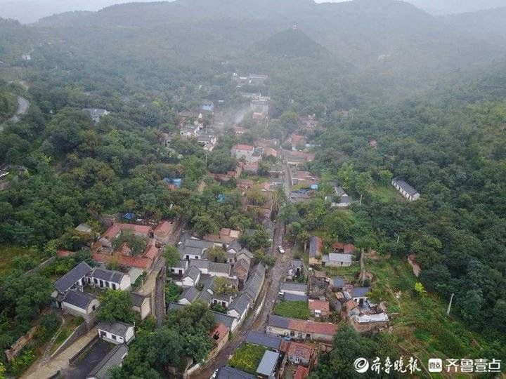 航拍|航拍秋雨绵绵中的章丘朱家峪，村子幽静古朴、充满历史感