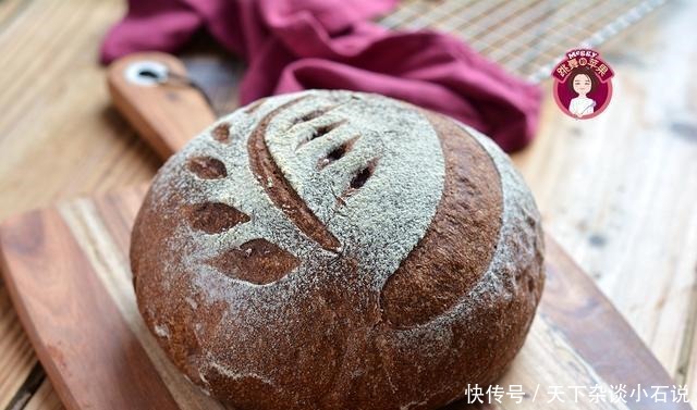 只用4种材料做欧包,口感颜值招人爱,外脆内软微咸,都能开店了