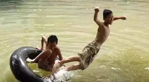 书摊&80年代老照片,最让人怀念的年代,没有手机、网络,人们依然开心