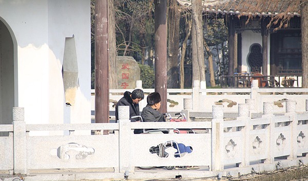 钙质|50岁后,骨质渐渐流失,吃哪些食物能预防疏松?医生列出了清单