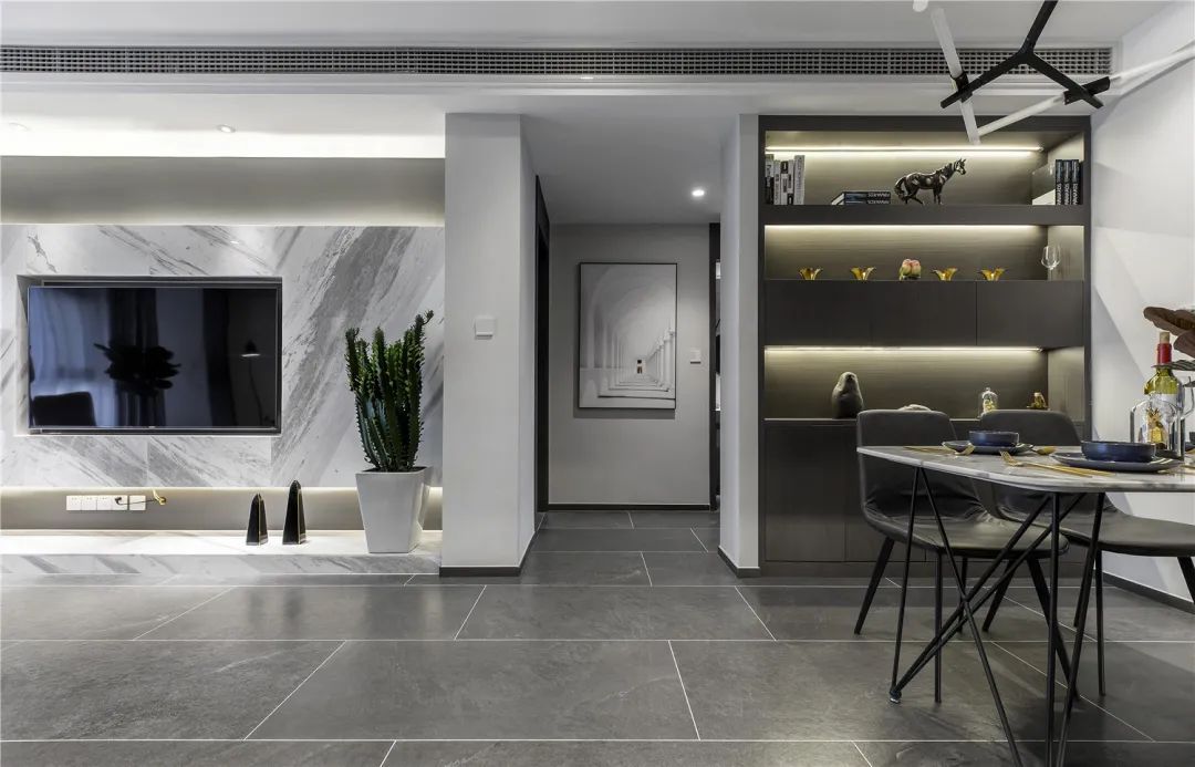 灰+绿植|103㎡现代简约，高级灰+绿植点缀，营造低调舒适的档次