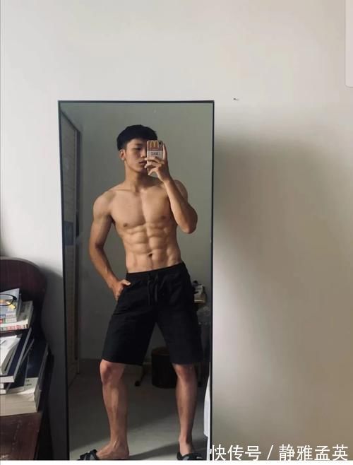 小哥|擁有八塊腹肌人魚線的體育生，網友：不爭氣的眼淚從嘴角流了下來