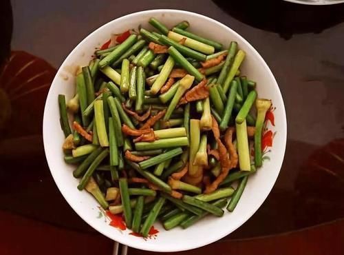 丈母娘家|初三“回门”,小舅子媳妇做了14道菜,媳妇都是现成的没炒啥