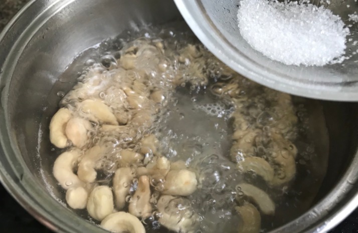 早餐别给孩子做豆浆了,试试这个腰果露,自己做比外面的放心