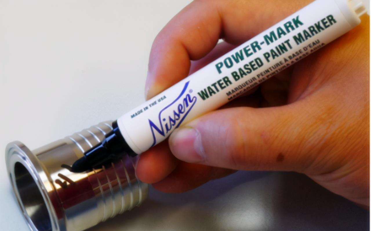 玩具|妈妈只给女儿买最便宜的玩具，并非是没钱，妈妈：带去学校就被偷