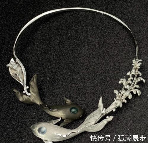 颈圈|闰土的项圈竟然这么时髦?盘点5种你绝对眼熟但分不清的颈饰……