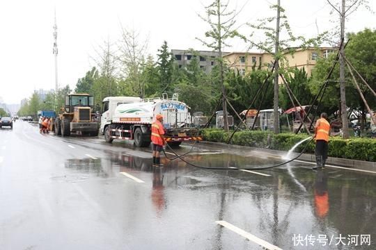 主干道|中牟县1300多名环卫工扮靓家园 清运淤泥杂物300余吨