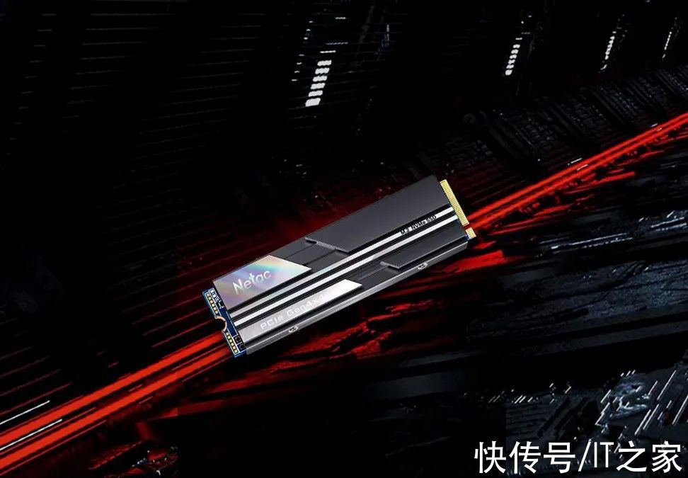 散热片|朗科发布新款 NV7000 PCIe4.0 SSD：最高 7.2GB / s，最高 4TB