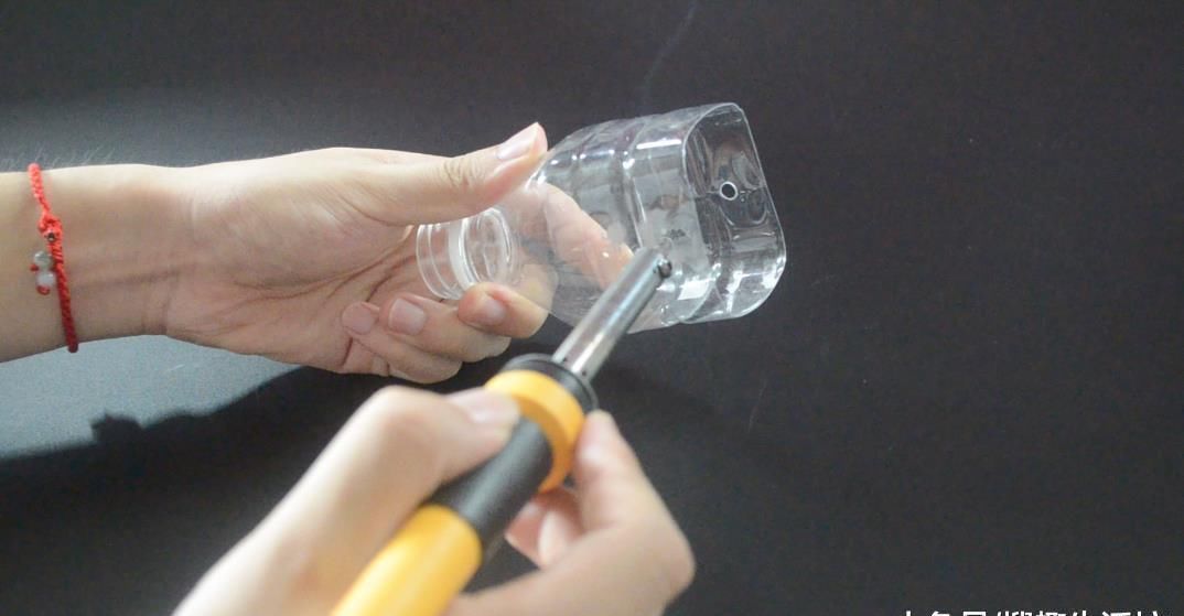 洗脸池|洗脸池上放一个塑料瓶, 没想到作用这么大, 看完赶紧去试试