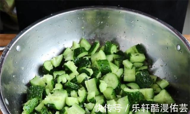 做法|凉拌黄瓜，很多人第一步就错了，做法技巧告诉你，脆爽入味又好吃