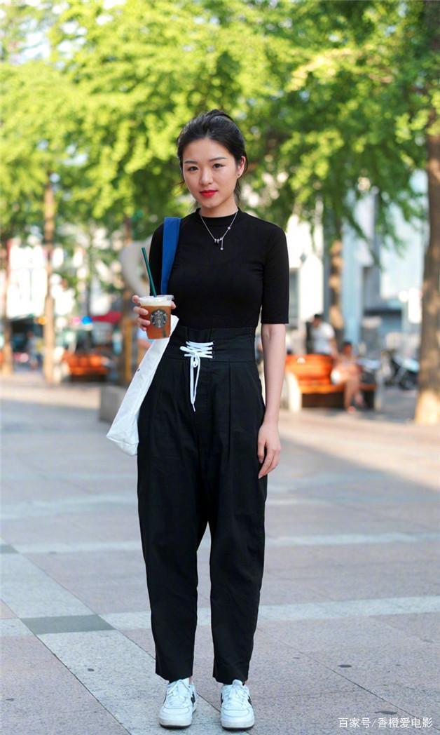 美女街拍穿搭愿天上的每一个流星,都为你而闪耀天际