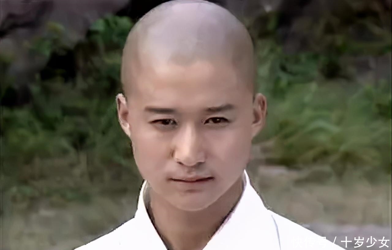 章华寺有口“谜”一样的古井,僧人下去清淤,还在井底发现了秘密