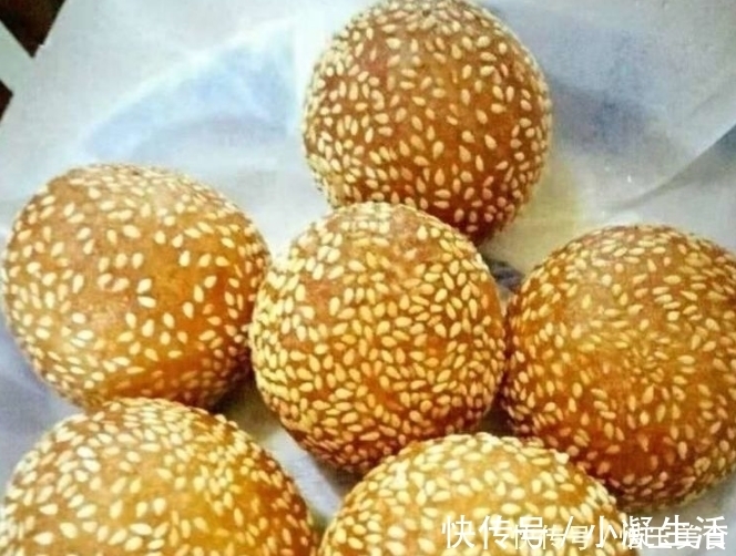 原材料|一碗糯米粉，不放一滴水，做家人爱吃的早餐，喷香诱人，上桌抢光