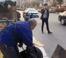 |搞笑GIF:这就是一个人之所以不单身的原因