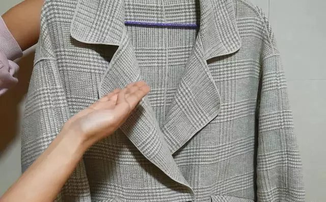 毛呢大衣如何清洗?教你一招,像干洗店一样干净,省钱又实用