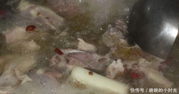 萝卜羊肉汤|它是羊肉“最忌讳”的香料,放了它羊肉就白炖了,大部分人都不懂