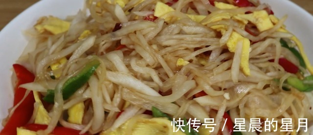 冬天多吃萝卜,加2个鸡蛋,你从没吃过的做法,比大鱼大肉解馋!