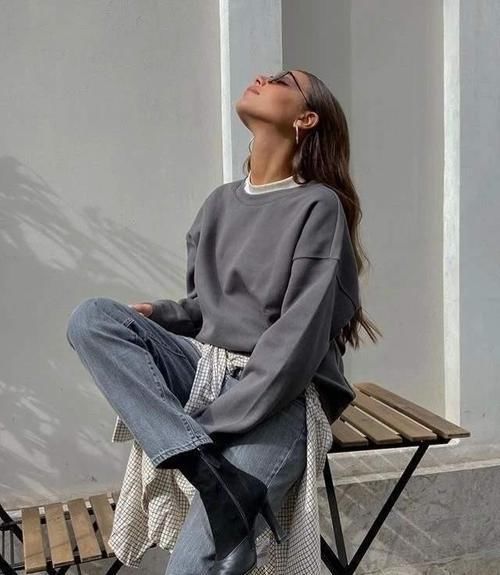 不论搭裙子还是穿裤子，一定要牢记“上下法则”，时髦不是问题