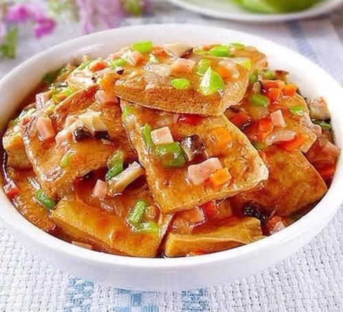 美食推荐:黑木耳百合炒西芹,私房浇汁豆腐,番茄炒西葫芦的做法