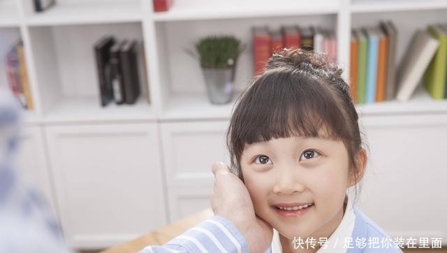 孩子|别人夸你的孩子时,你的回应很重要,“虚伪的谦虚”最伤孩子