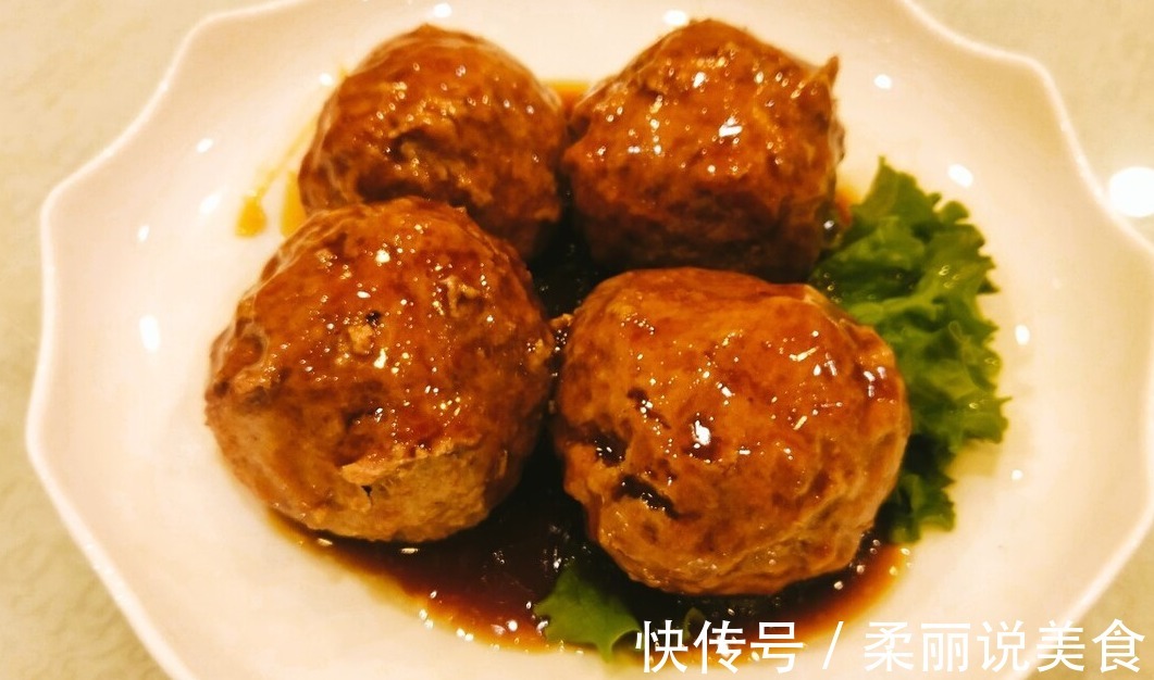 宴席常出现的四喜丸子,原来做法这么简单,自己做好吃馅料又足