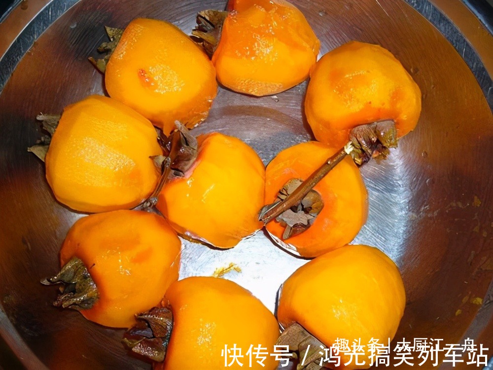 做柿子饼时，直接晒是不对的！教你1招，只需5天就能晒成