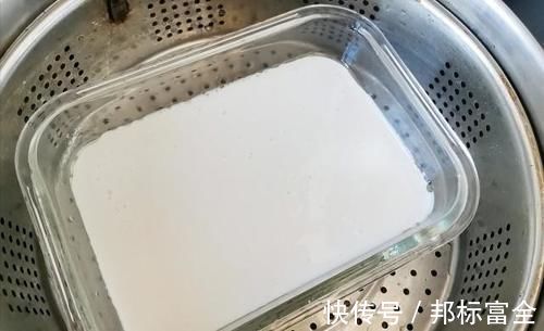 家人|这道简单的中式甜点,又香又软糯,学会了过年给家人秀起来