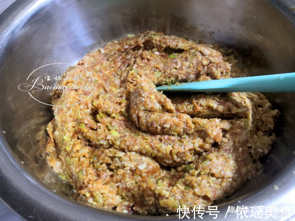 包子|最适合蒸包子的两种菜，夏季吃，维生素丰富营养多，咬一口老香了