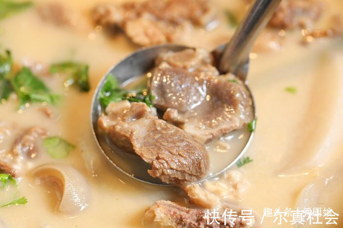 膻味|炖羊肉时，记得放“1白2黄”，羊肉鲜嫩软烂，汤浓味道鲜，无膻味