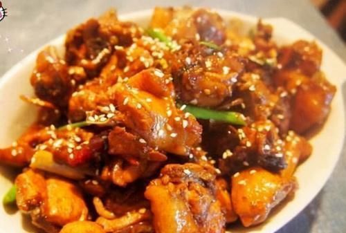 女性不想显老,推荐吃3种美食,刮油消脂,润肤养颜,早吃早好!